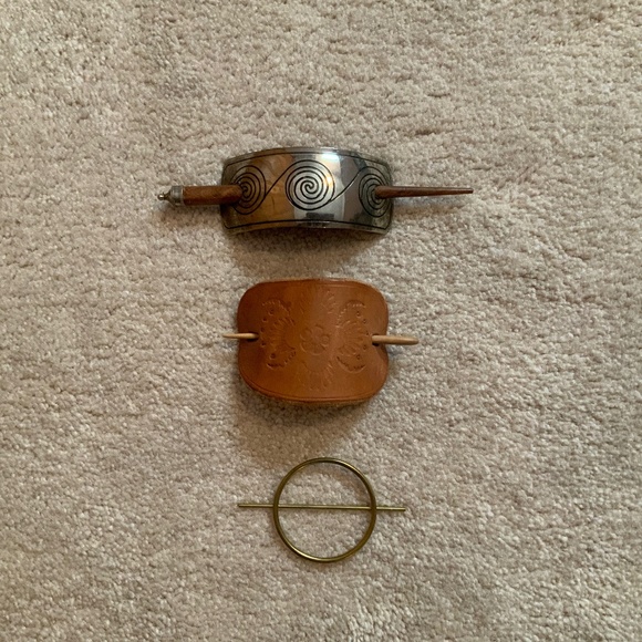 Accessories - Final Clearance 2 for $10 EUC Boho Hair Clips Bundle